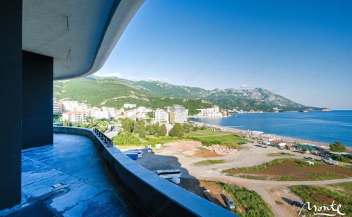 Penthouse in Bečići, Gemeinde Budva, Montenegro 1