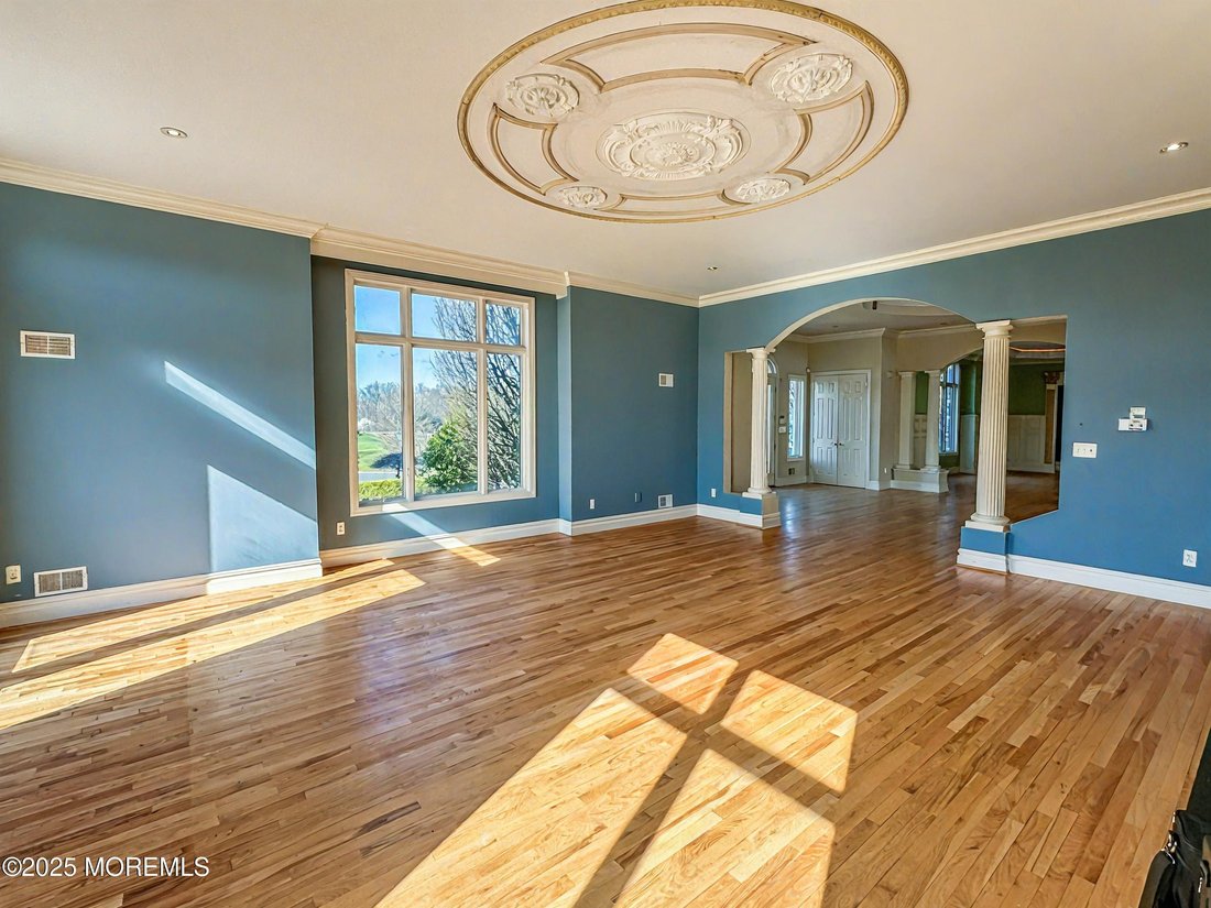 House in Marlboro Township, New Jersey, United States 4 - 15460096