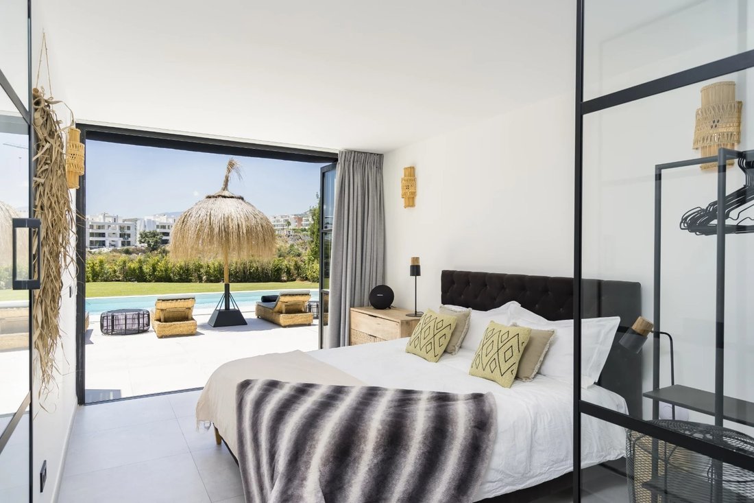 Villa in Marbella, Andalusia, Spain 4 - 15458378