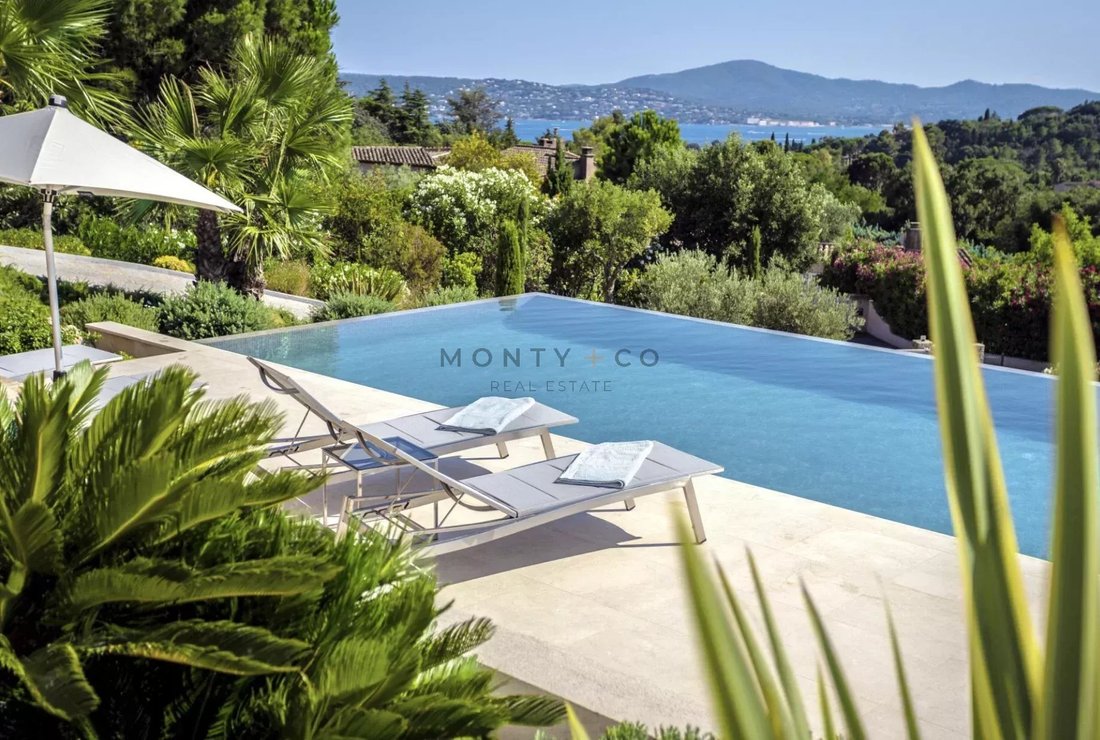 Villa in Grimaud, Provence-Alpes-Côte d'Azur, France 1 - 15456205