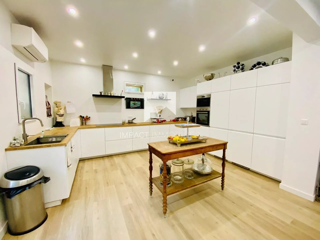 House in Hyeres, Provence-Alpes-Côte d'Azur, France 2 - 15457783