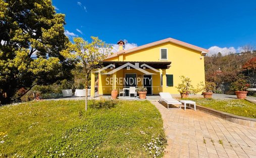 Country House in Palvotrisia - Hill of the Sun, Castelnuovo Magra, Liguria 1