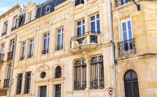 Apartment in Hôtel de Ville-Quinconce-Saint Seurin-Fondaudège, Bordeaux, France 1