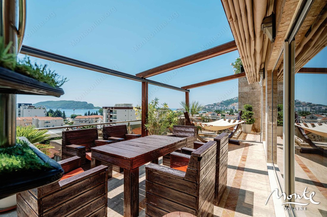Apartment in Budva, Budva Municipality, Montenegro 1 - 15456912