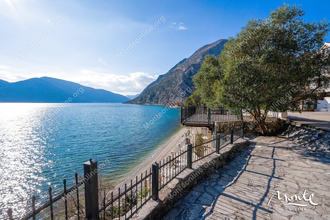 Villa in Orahovac, Kotor Municipality, Montenegro 4 - 15457798