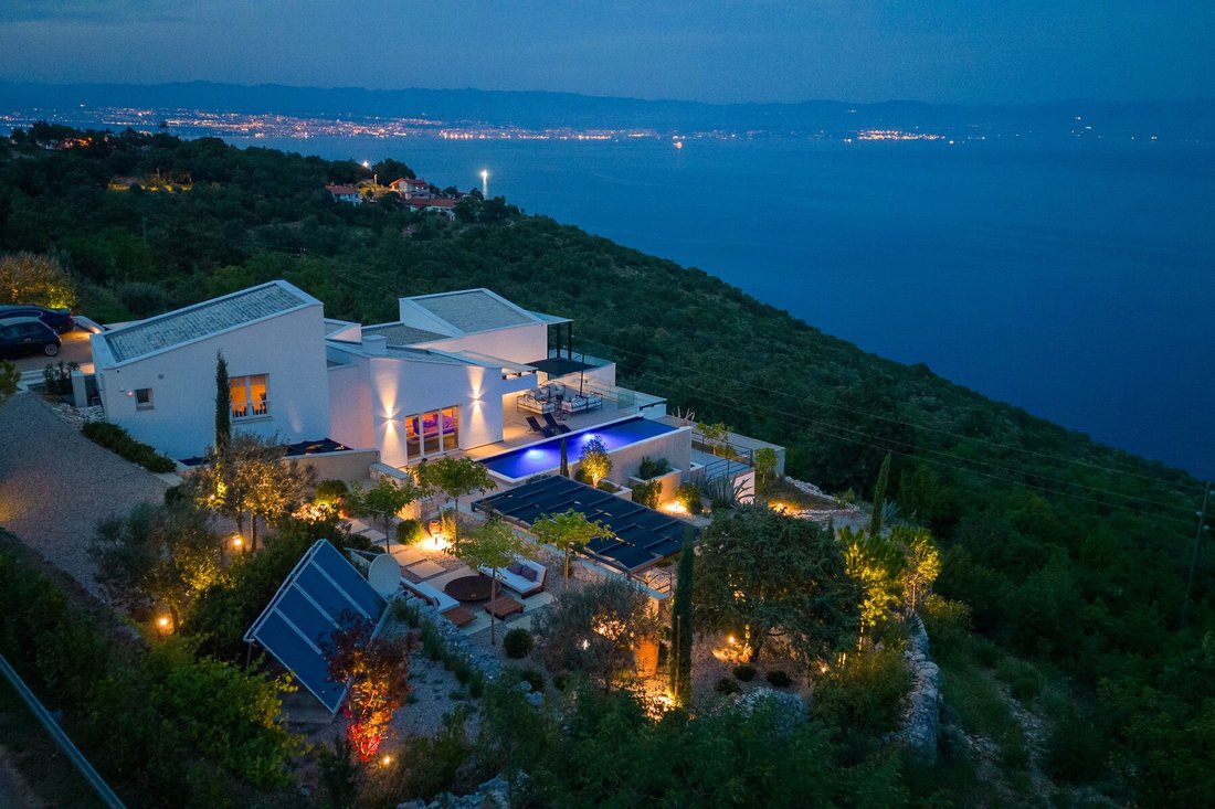 House in Opatija, Primorje-Gorski Kotar County, Croatia 1 - 15456924