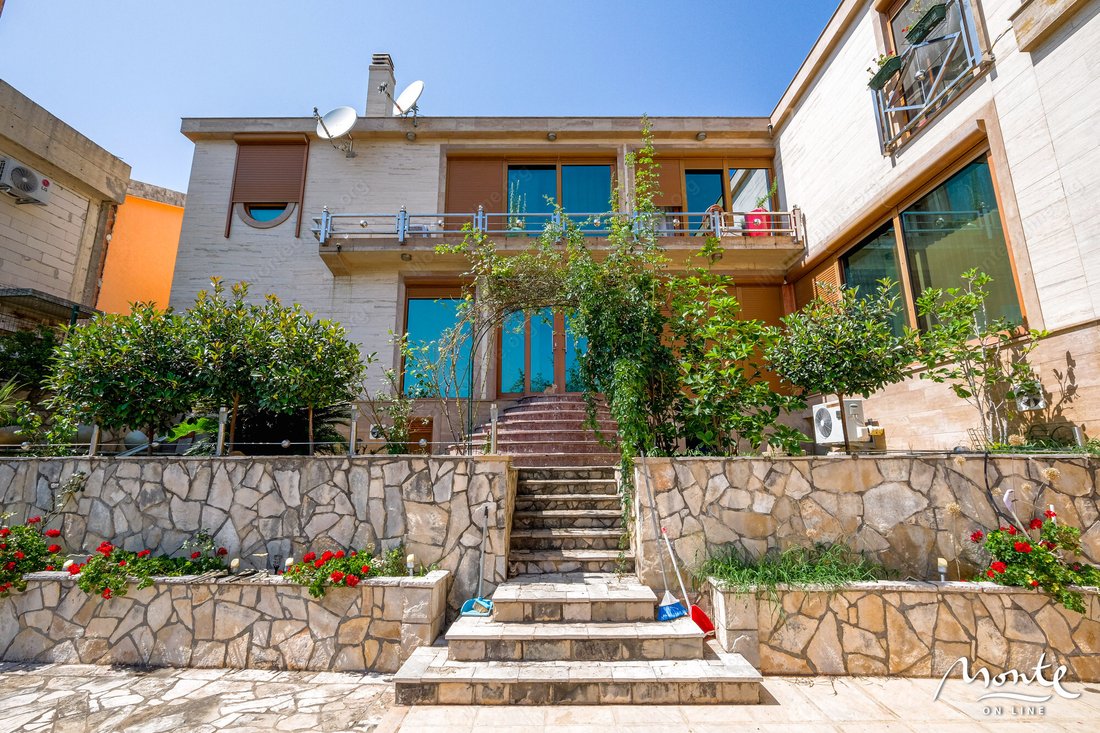 Villa in Bečići, Budva Municipality, Montenegro 4 - 15456461