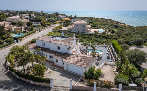 Villa in Carvoeiro, Algarve, Portugal 1