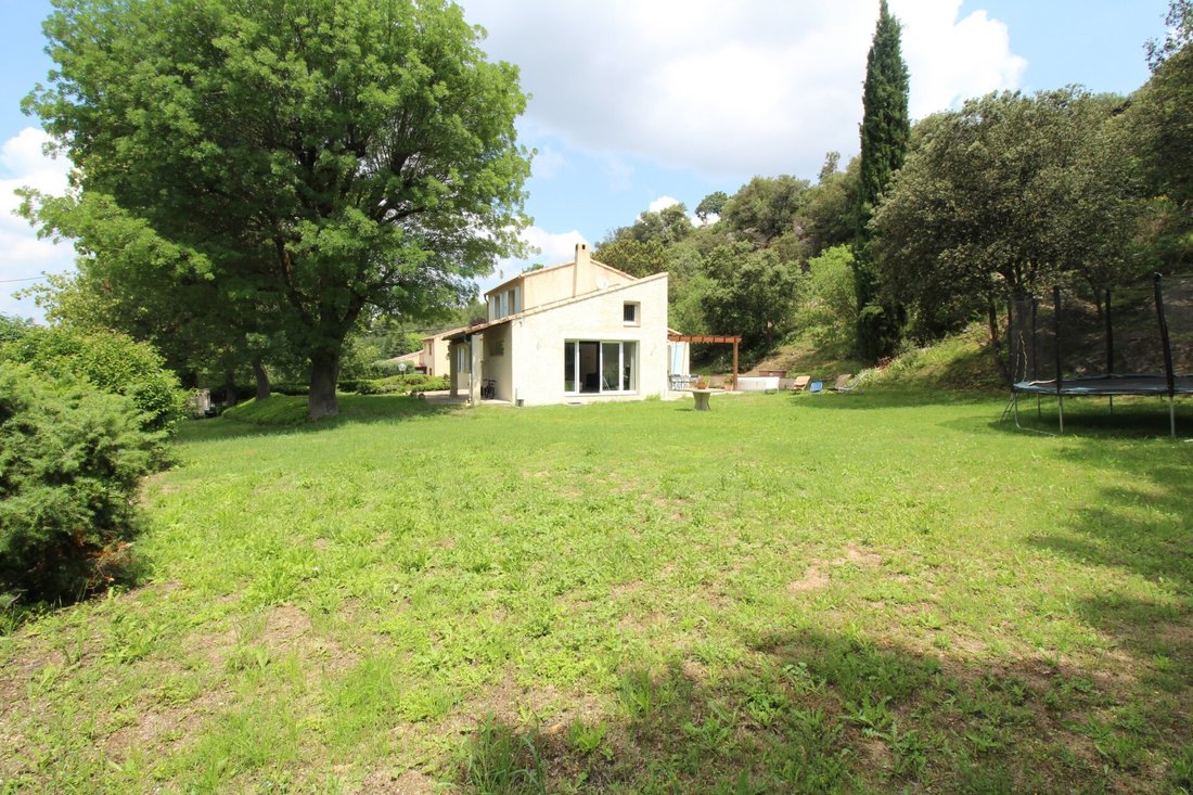 Villa in Jouques, Provence-Alpes-Côte d'Azur, France 3 - 12932062