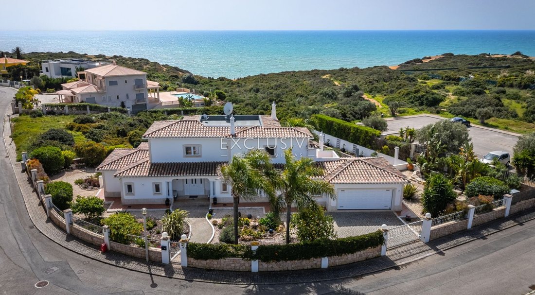 Villa in Carvoeiro, Algarve, Portugal 2 - 15309350