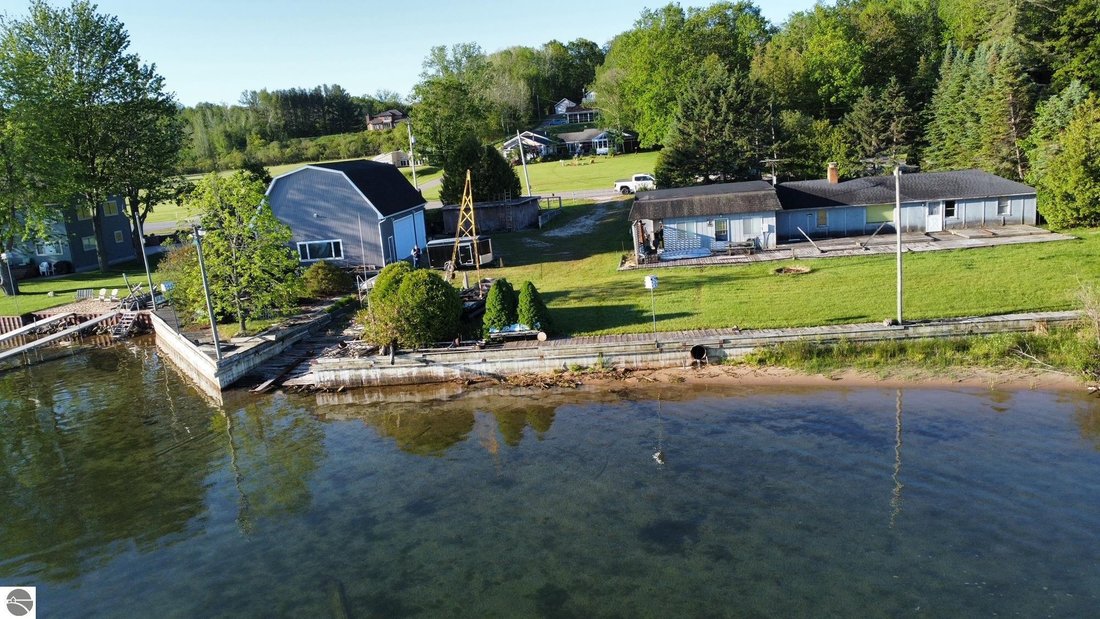 House in Onekama, Michigan, United States 1 - 15457888