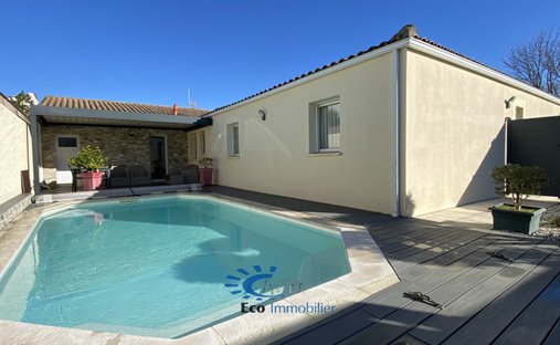 House in Dompierre-sur-Mer, Nouvelle-Aquitaine, France 1