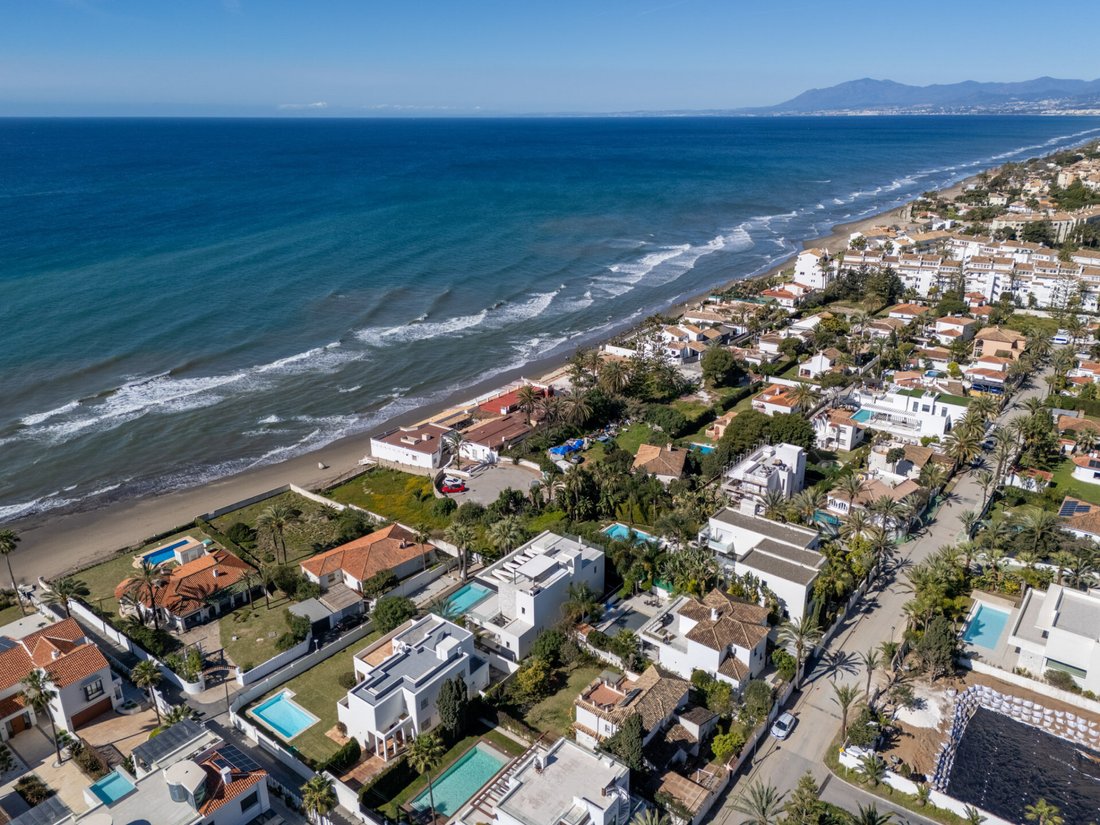 Villa in Elviria-Cabopino, Marbella, Spain 1 - 15459462