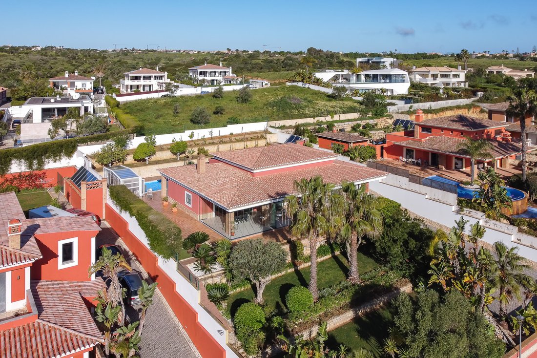 Villa in Sao Goncalo de Lagos, Algarve, Portugal 1 - 15457947