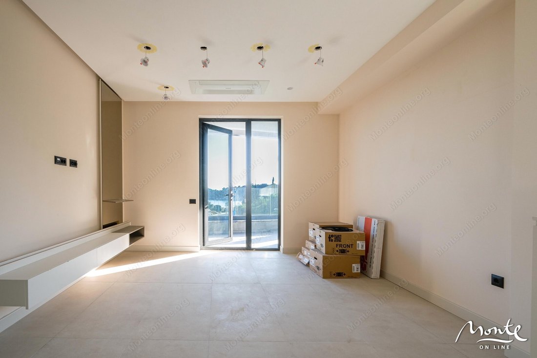 Penthouse in Bečići, Budva Municipality, Montenegro 3 - 15456931