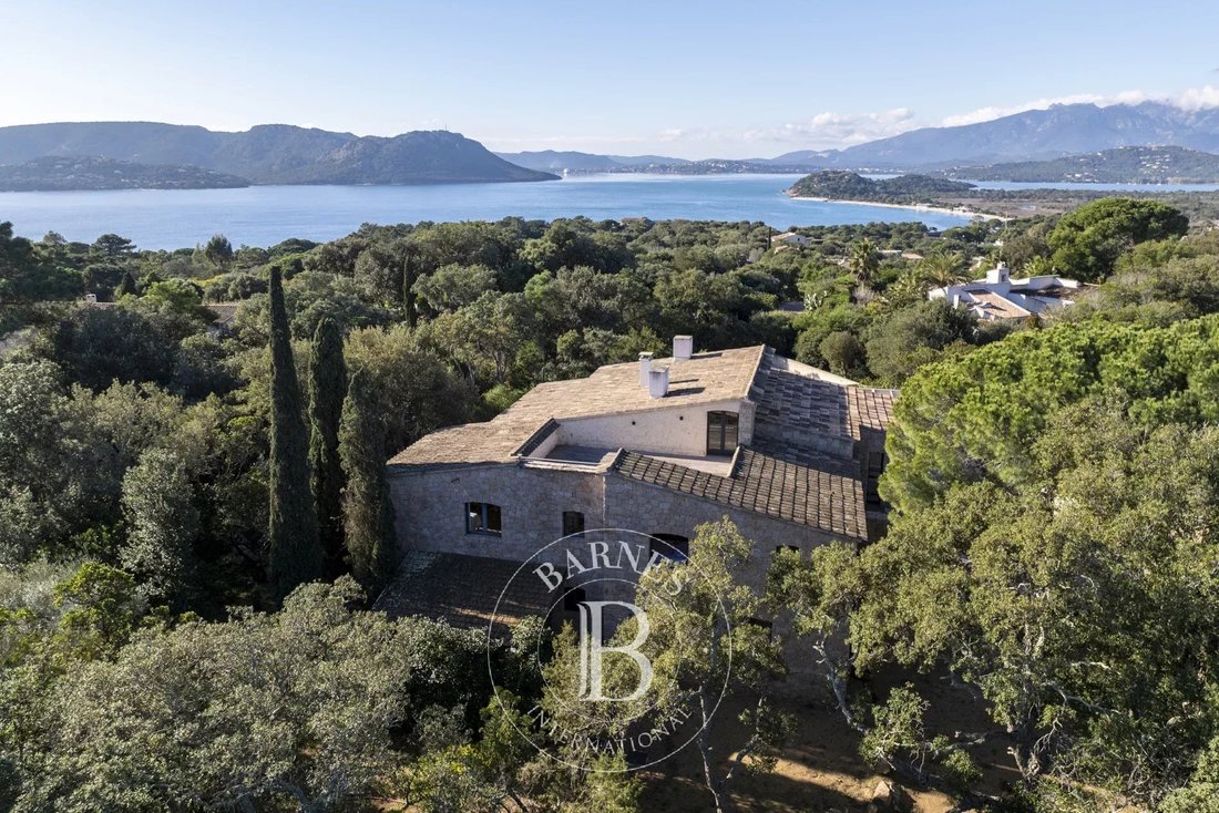 Villa in Lecci, Corsica, France 2 - 12952533