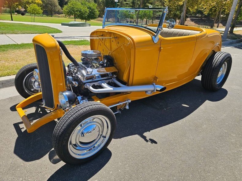 Coupe in Glendale, United States 3 - 15460236