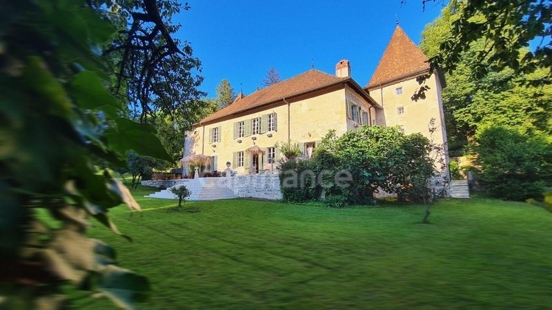 Château des Rêves Éternels: A 3,600-Hectare Kingdom in Wild Auvergne