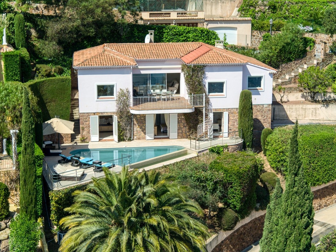 House in Théoule-sur-Mer, Provence-Alpes-Côte d'Azur, France 1 - 15459135
