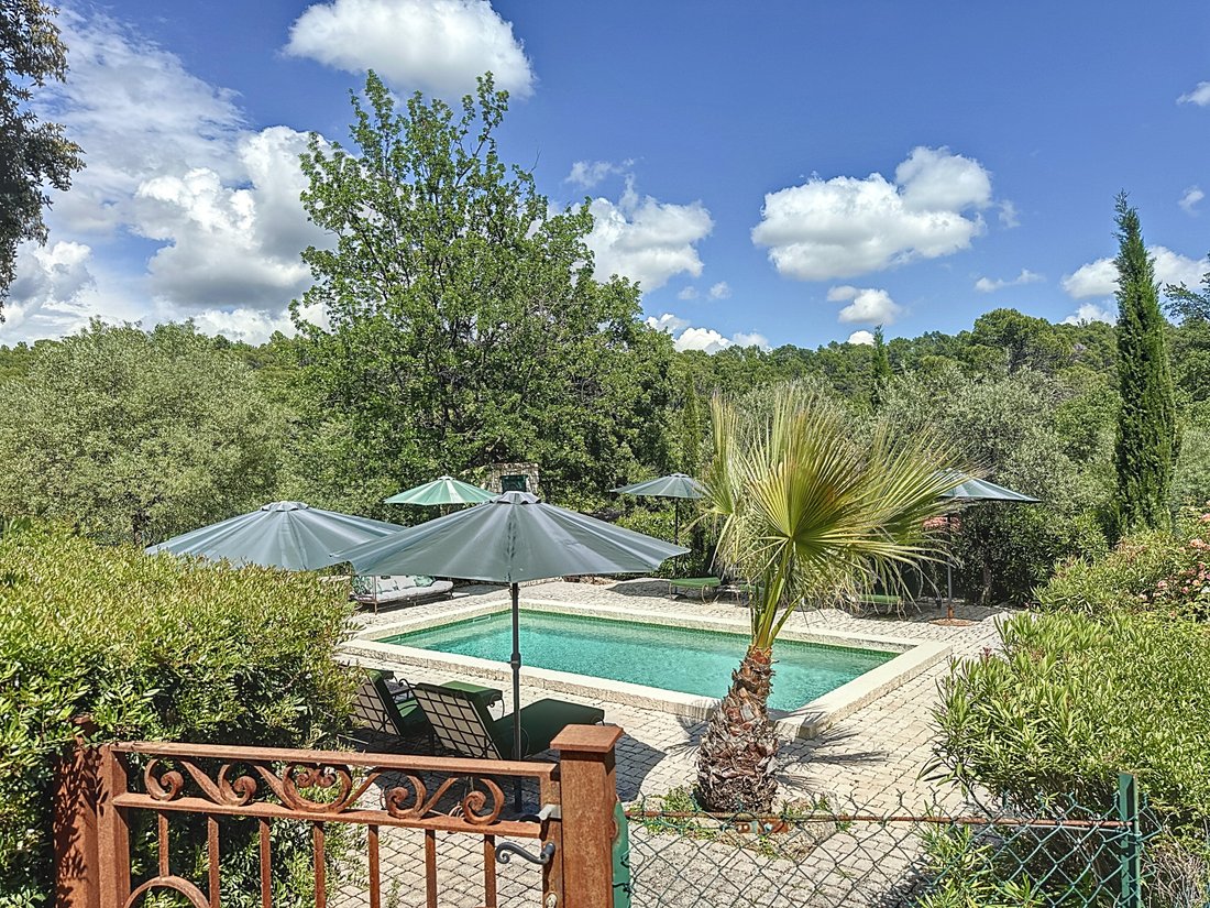 Estate in Flayosc, Provence-Alpes-Côte d'Azur, France 4 - 15460366