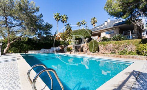 Villa in Los Monasterios, Valencian Community, Spain 1
