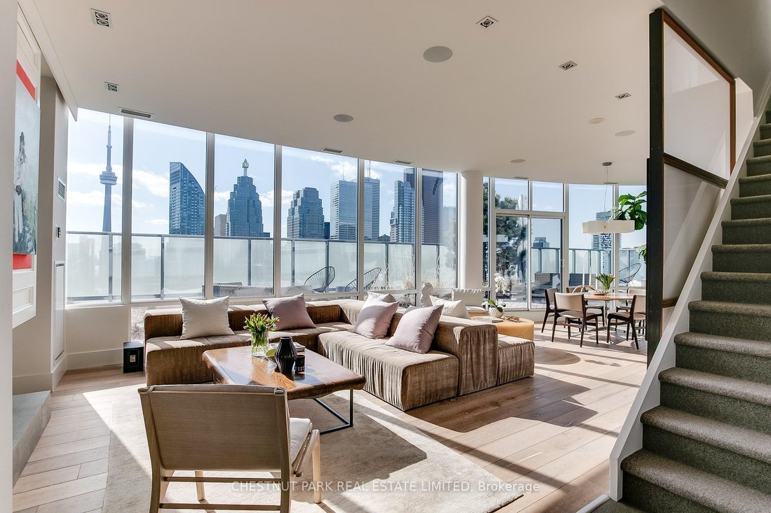 Condo in Toronto, Ontario, Canada 1 - 15239999