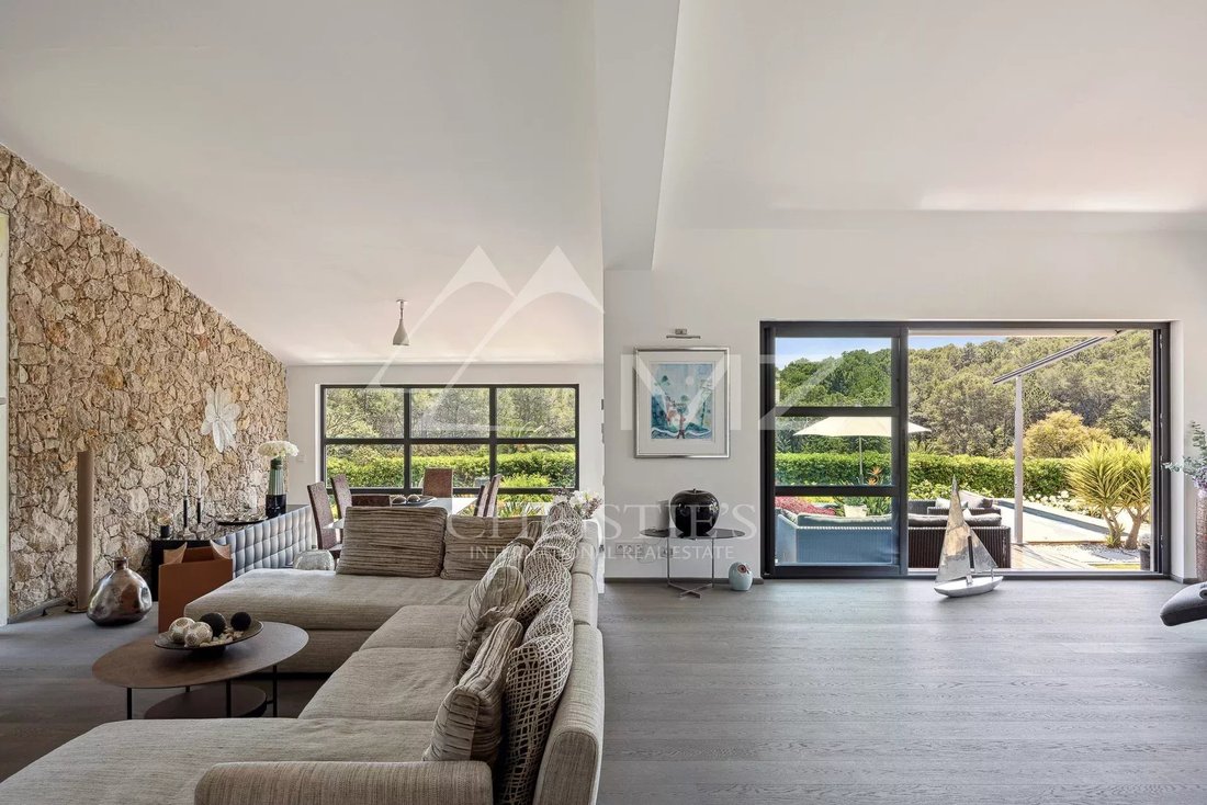 Villa in Mougins, Provence-Alpes-Côte d'Azur, France 3 - 12884611