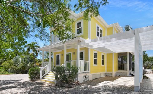 House in East End, East End, Cayman Islands 1