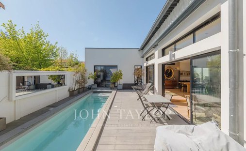 House in Bordeaux, Nouvelle-Aquitaine, France 1