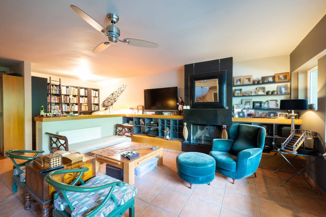 Townhouse in Kifisia, Decentralized Administration of Attica, Greece 2 - 15462259