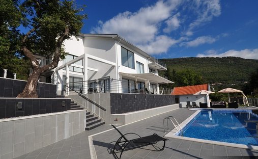 Villa in Tivat, Tivat Municipality, Montenegro 1