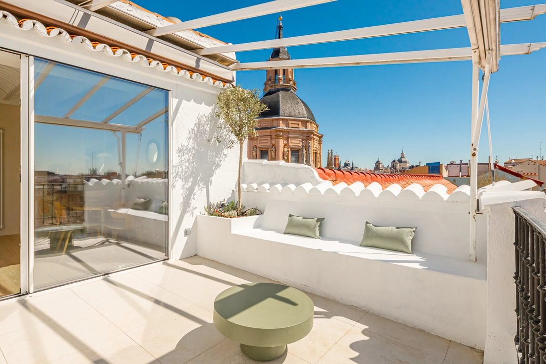 Steve Jobs was so impressed with New York City that he bought one of ...