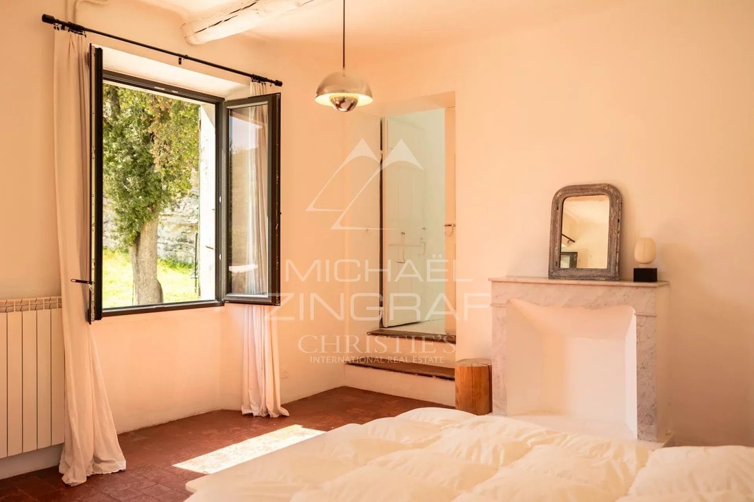 Estate in Nevons-route d'Apt, L'Isle-sur-la-Sorgue, France 5 - 15462057