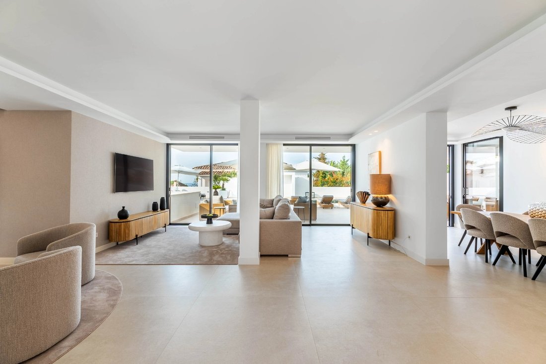 Villa in Marbella, Andalusia, Spain 4 - 15462472