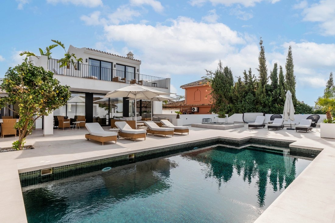 Villa in Marbella, Andalusia, Spain 2 - 15462472