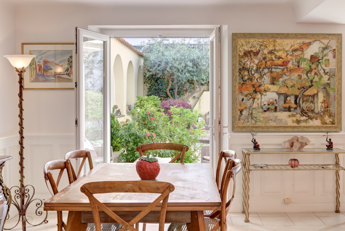Townhouse in Saint Nicolas, Cannes, France 2 - 15465533