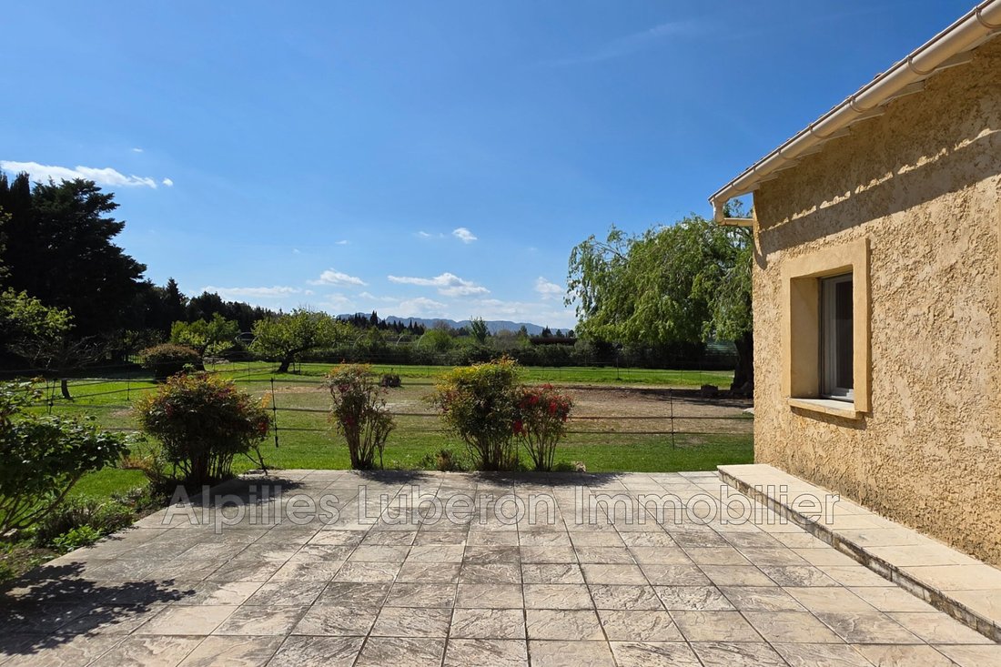 Villa in Eygalières, Provence-Alpes-Côte d'Azur, France 2 - 15444828