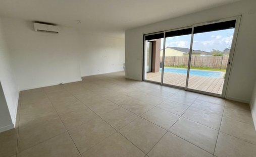 House in Nord, Artigues-pres-Bordeaux, France 1