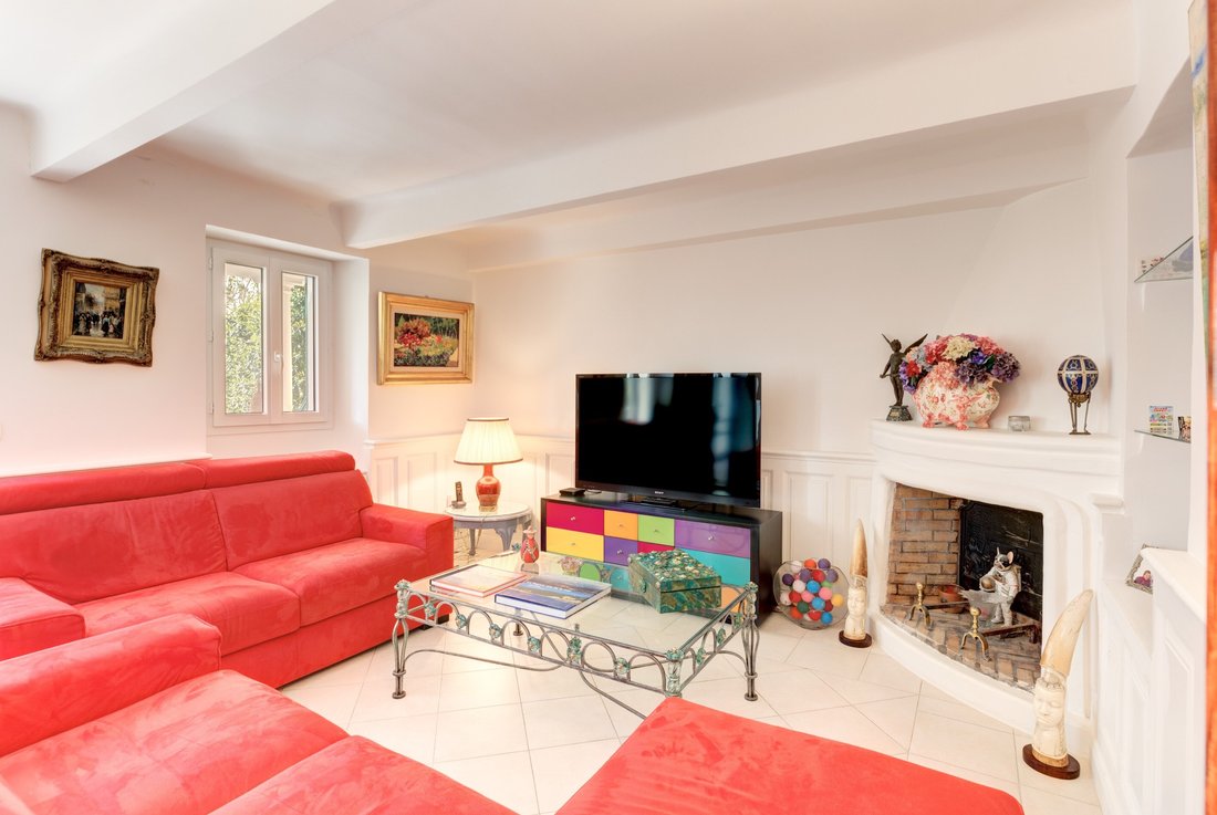 Townhouse in Saint Nicolas, Cannes, France 5 - 15465533