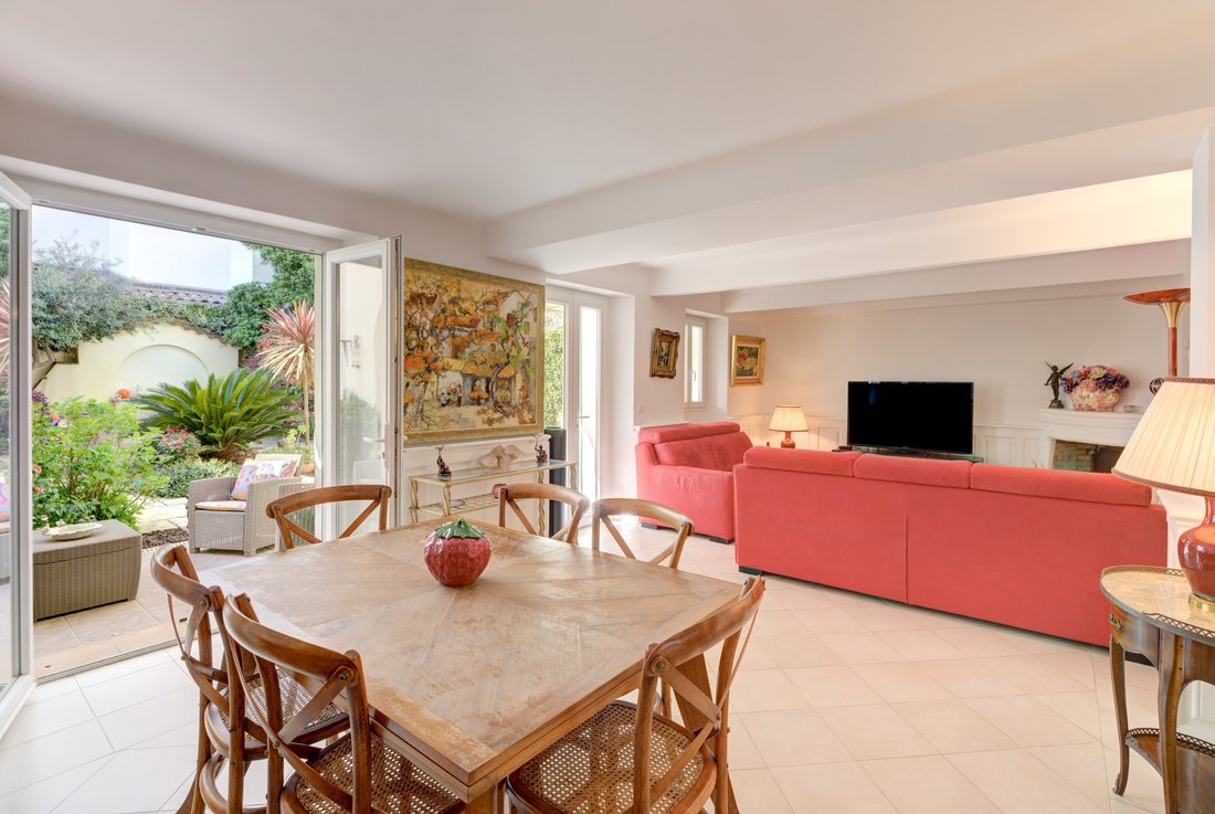 Townhouse in Saint Nicolas, Cannes, France 3 - 15465533