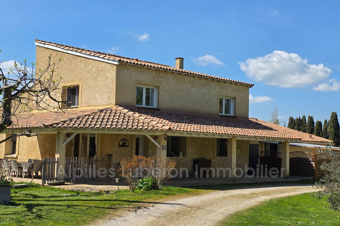 Villa in Eygalières, Provence-Alpes-Côte d'Azur, France 3 - 15444828