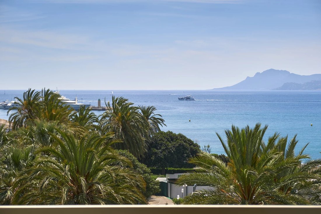 Apartment in La Source, Cannes, France 1 - 15462715