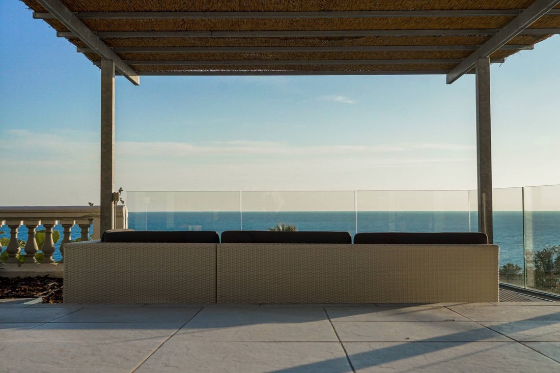 Villa in Menton, Provence-Alpes-Côte d'Azur, France 4 - 15464665