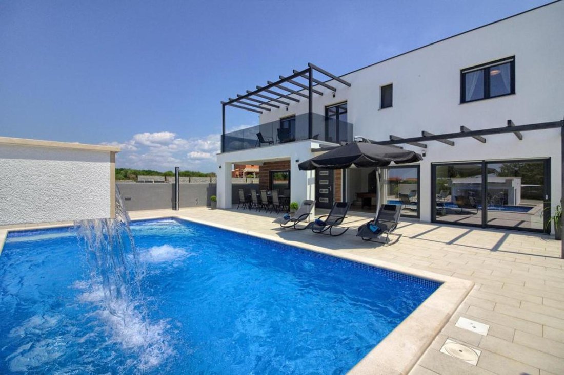 Villa in Marcana, Istria County, Croatia 1 - 15464603