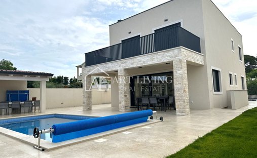 House in Umag, Istria County, Croatia 1
