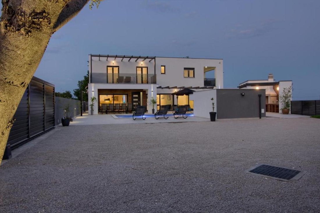 Villa in Marcana, Istria County, Croatia 2 - 15464603