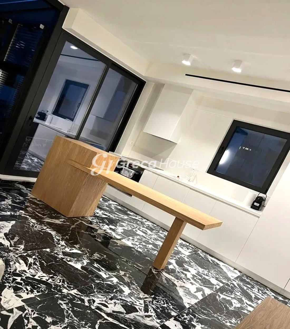 Apartment in Sunoikia Kolonakiou, 1st District of Athens, Athens 2 - 15466876