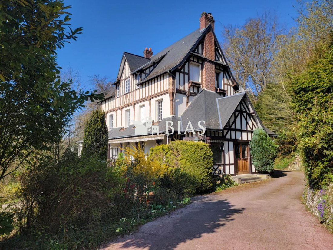 Estate in Saint-Pierre-de-Varengeville, Normandy, France 1 - 15466497