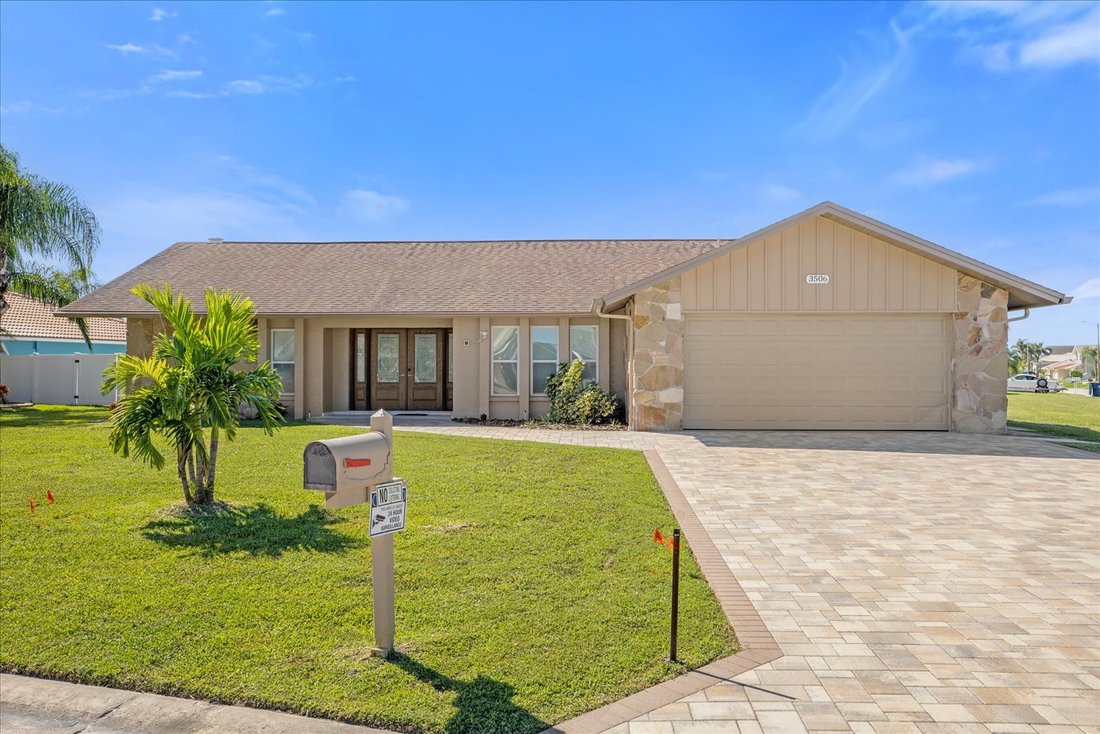 House in New Port Richey, Florida, United States 1 - 15467316