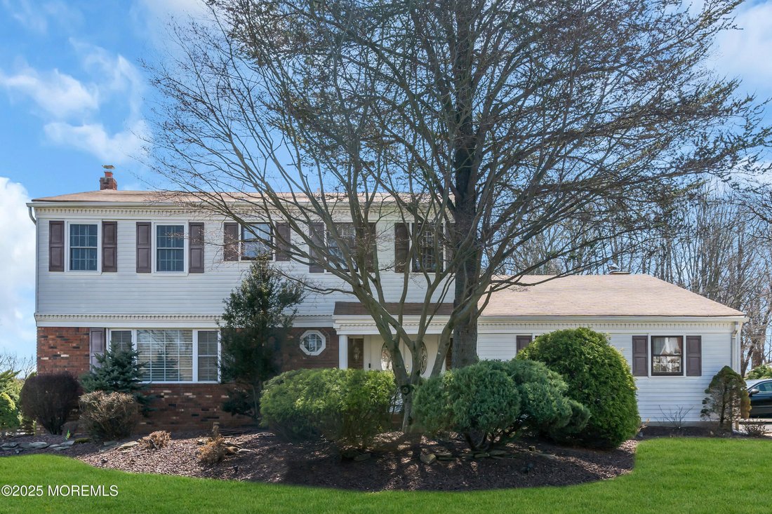 House in Marlboro Township, New Jersey, United States 2 - 15467816